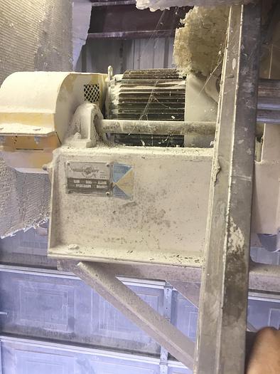Used Dust Collector, Baghouse, 110 SF, Pulse type #S741174