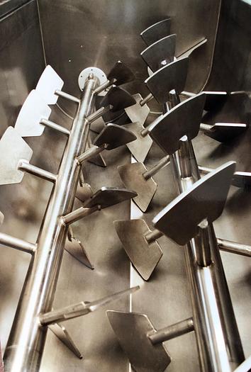 D'occasion Mélangeur basculant 1000 L VENDU