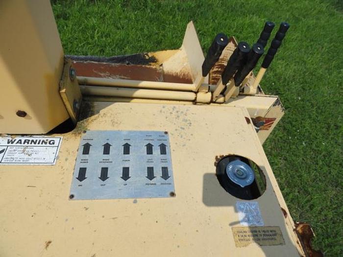 Used GEHL 1694 Paver