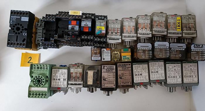 Gebraucht Konvolut 32 Stück Relais u Sockel, verschiedene Typen siehe Fotos  Diff. Manufacturer gebraucht