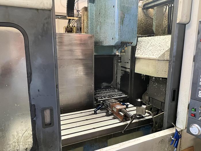Used BRUGT VERTIKALT BEARBEJDNINGSCENTER FABR. MAZAK, MODEL VTC 20 B