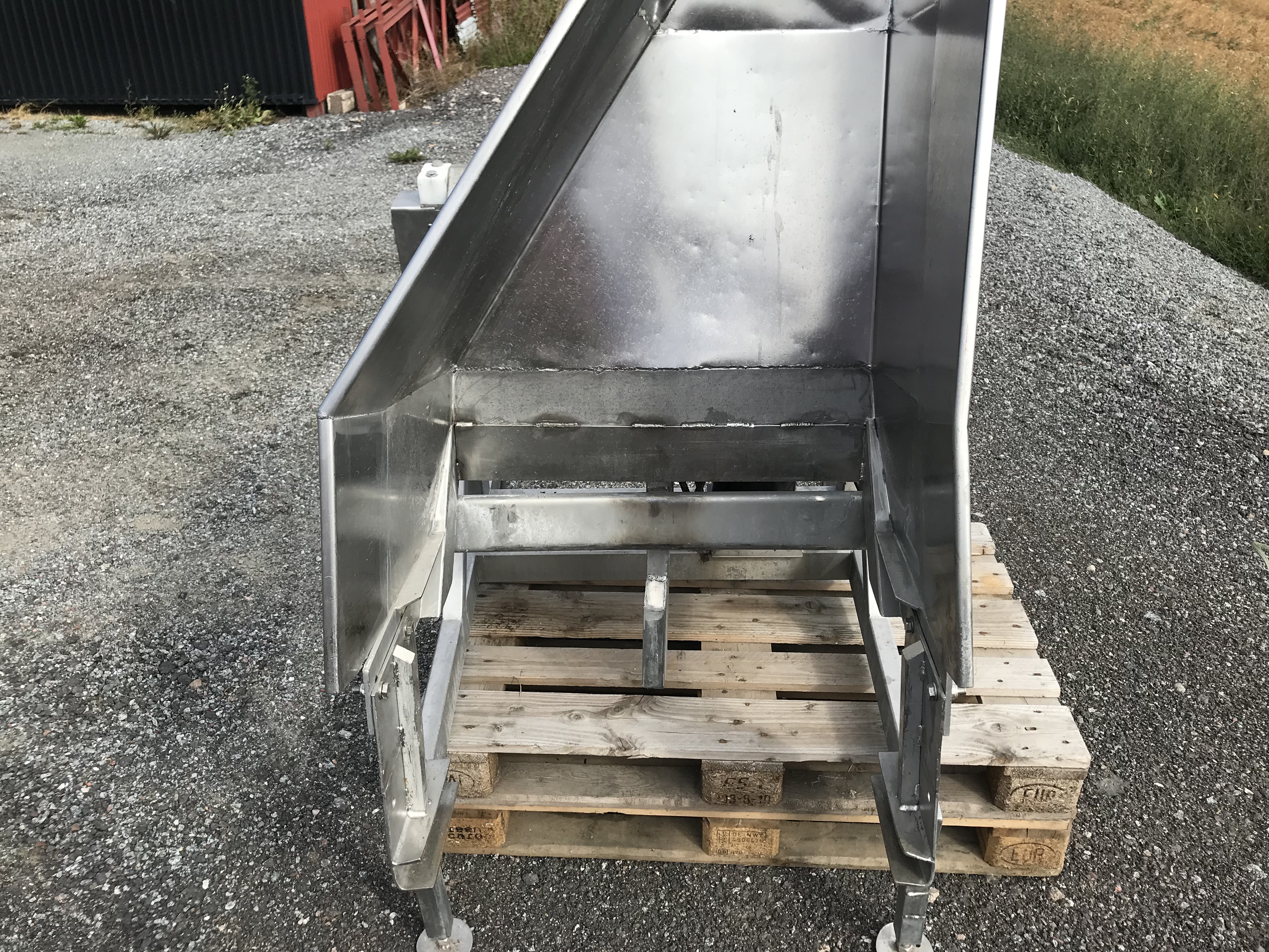 Begagnad Skänkvagnstipp 120cm med tratt