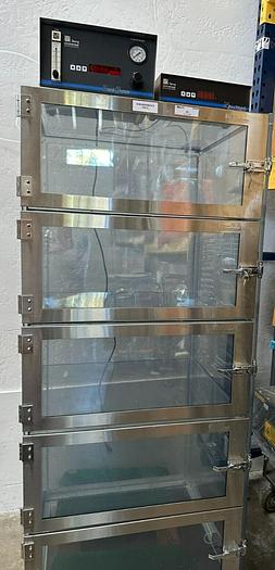 Used TERRA UNIVERSAL WAFER BOX DESICCATOR FOR 200MM WAFERS 9130-25A