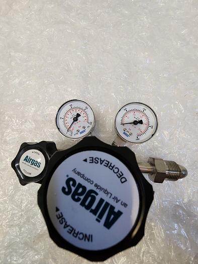 Used AIRGAS REGULATOR Y111213C580-AL 200 PSI - 4000 PSI