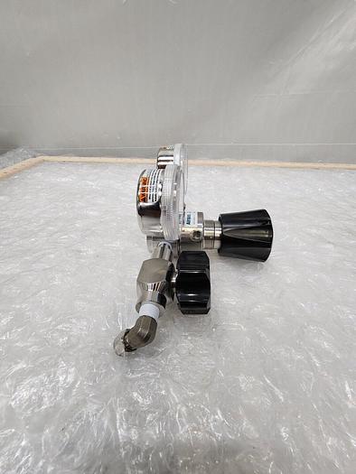 Used AIRGAS REGULATOR Y111213C580-AL 200 PSI - 4000 PSI