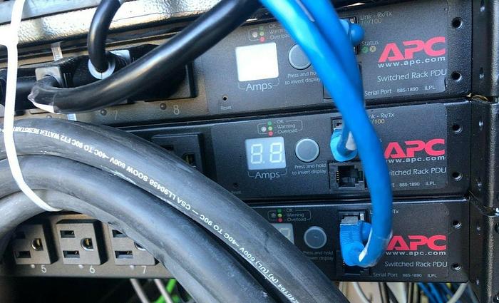 Used APC SWITCHED RACK PDU 885-1890