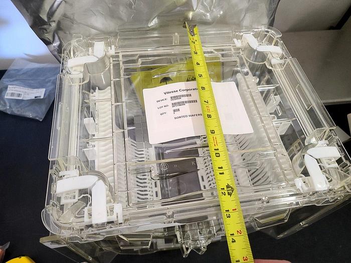 Used KTL-3002 REV12 300mm Silicon Wafer Cassette Carrier, 25 Slots