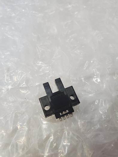 Used PHOTO MICRO SENSOR EE-SX670 , EE-SX330