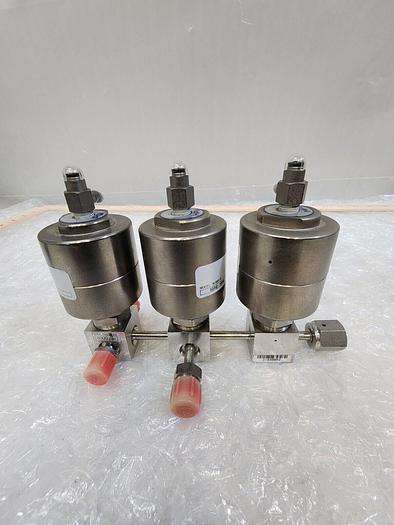 Used APTECH 3000 PSI S032-2215 REGULATOR