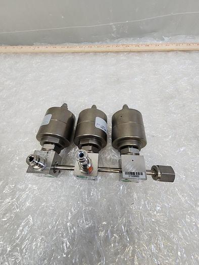 Used APTECH 3000 PSI S032-2215 REGULATOR