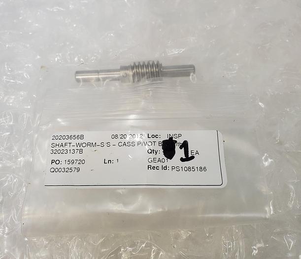 Used SHAFT WORM CASS PIVOT 32023137B