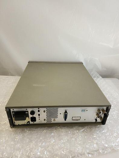Used HEWLETT PACKARD 3335A SYNTHESIZER LEVEL GENERATOR