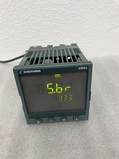EUROTHERM 2204E TEMPERATURE CONTROLLER