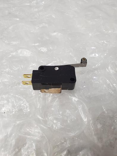 OMRON SENSOR D2MV-1L2-1C4 SWITCH QTY 2