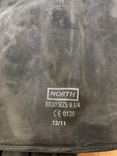 Used NORTH HONEYWELL 8B30 SIZE 9 3/4