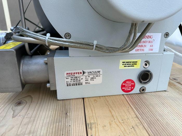 Used PFEIFFER VACUUM TPH 2200 UC TURBO PUMP, PM P02 005