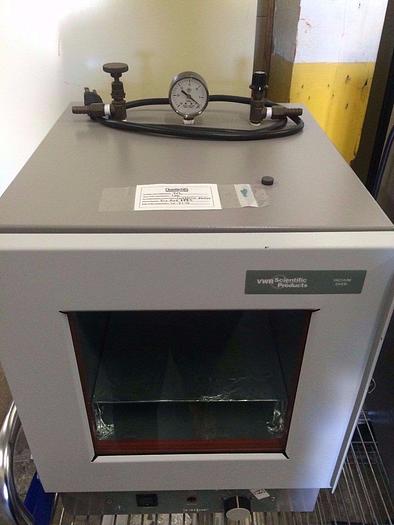 Used VWR SCIENTIFIC PRODUCTS VACUUM OVEN 1400E