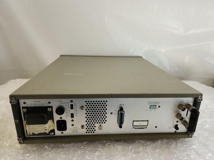 Used HEWLETT PACKARD 3335A SYNTHESIZER LEVEL GENERATOR