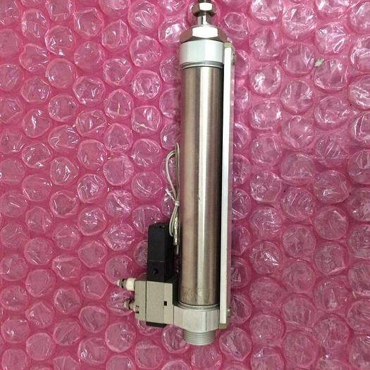 SMC CVM5B32F-150 Cylinder & solenoid valve.