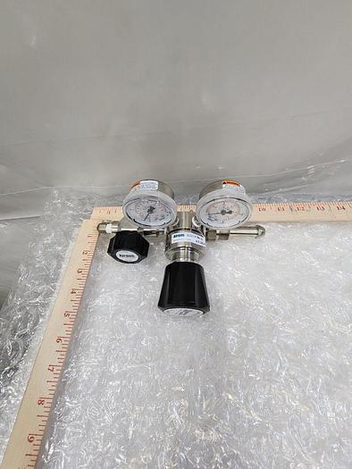 Used AIRGAS REGULATOR Y111213C580-AL 200 PSI - 4000 PSI