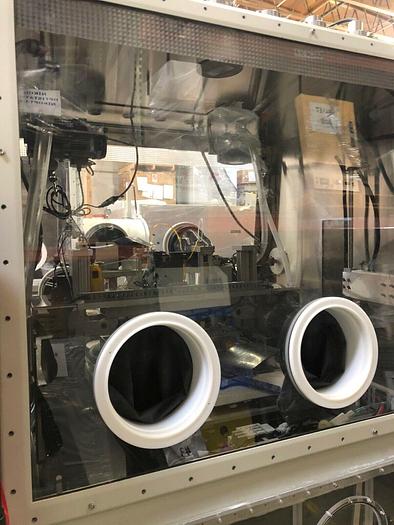 Used MBRAUN GLOVE BOX