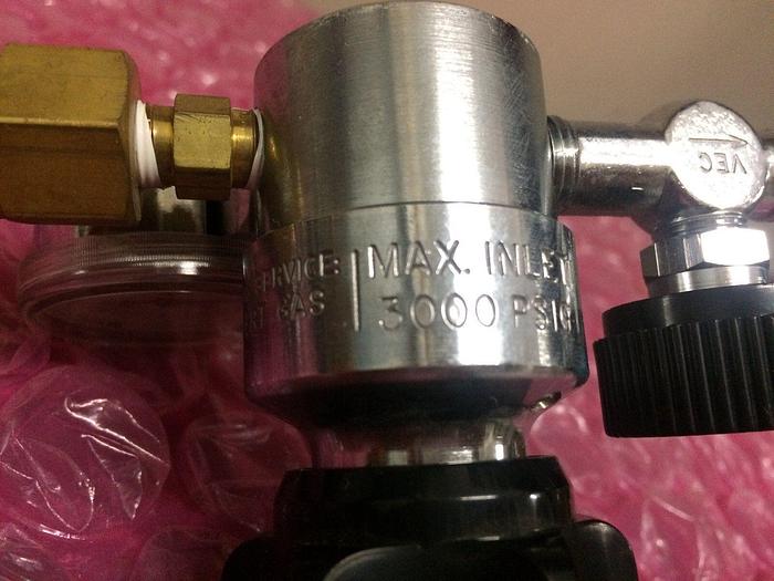 Used HP COMPRESSED GAS REGULATOR LB 150A