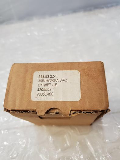 Used PRESSURE GAUGE 4205502 1-4 IN. NPT LM