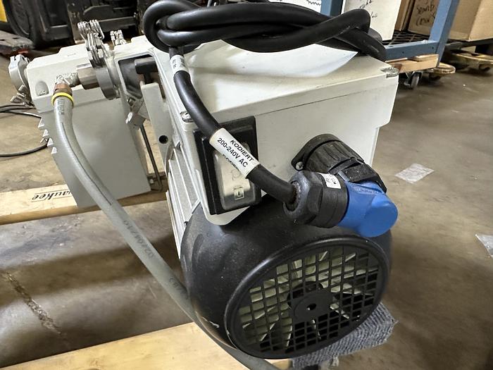 Refurbished LEYBOLD D16B  VACUUM PUMP WITH EXHAUST OIL SEPARATOR AR 16-25