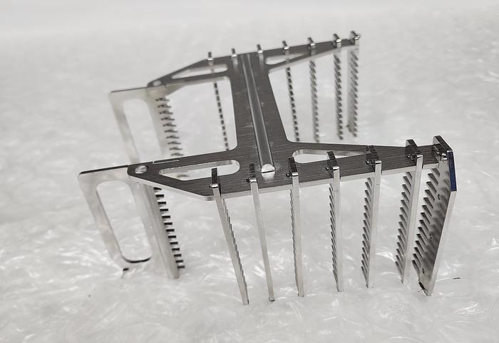 Used STAINLESS STEEL WAFER CARRIER 710-12118-11