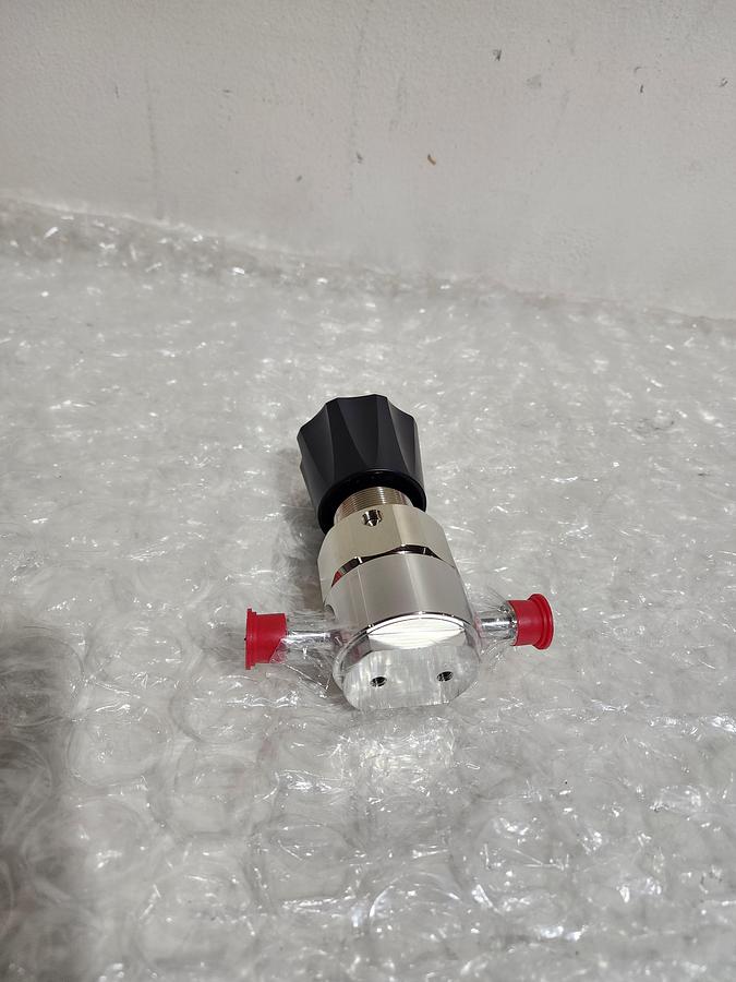 Used TESCOM PRESSURE REGULATOR 44-2262-R92-008