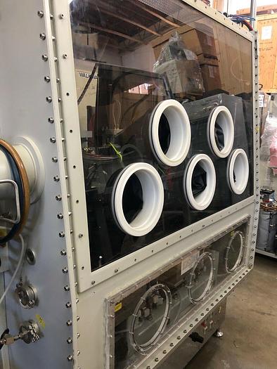 Used MBRAUN GLOVE BOX