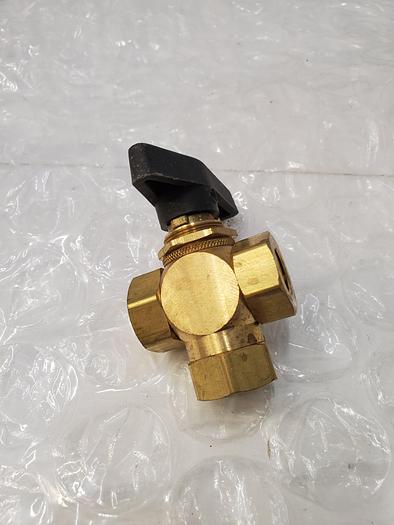 Used DIVERTING 3-PORT BRASS BALL VALVE 46095K42