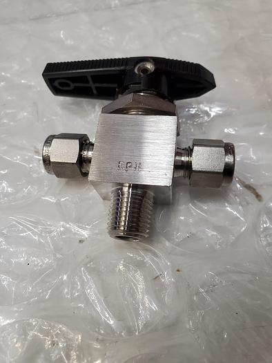 Used SWAGELOK SS-43GXS4-S4-M4 3-WAY BALL VALVE