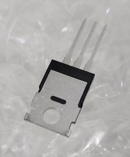 Used VISHAY SILICONIX IRF840PBF-ND MOSFET N-CH 500V 8A TO-220AB