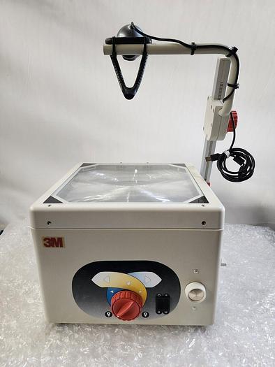 Used 3M 1608 OVERHEAD PROJECTOR
