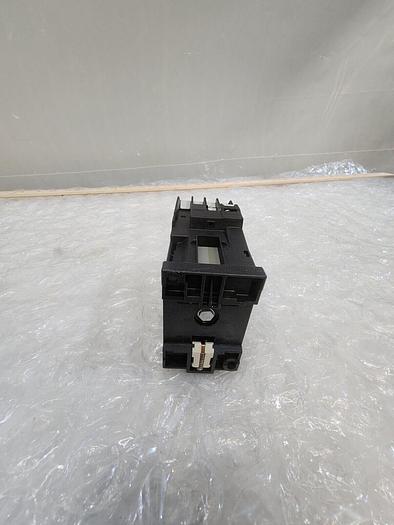 SIEMENS 3TF30 00-0BB4 MOTOR STARTER