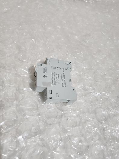 Used SQUARE D SHUNT  TRIP FOR C60N 9117000500200