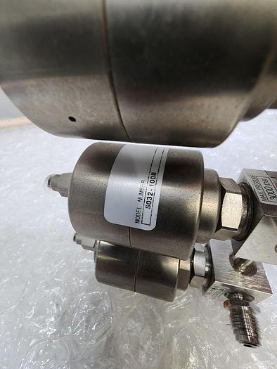 Used APTECH 3000 PSI S032-2215 REGULATOR