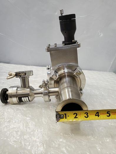 Used EDWARDS GVI 63M GATE VALVE WITH STAINLESS STEEL ADAPTER WITH MDC KAV-100 PNEUMA