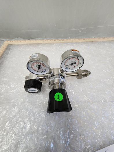 Used AIRGAS REGULATOR Y111213C580-AL 200 PSI - 4000 PSI