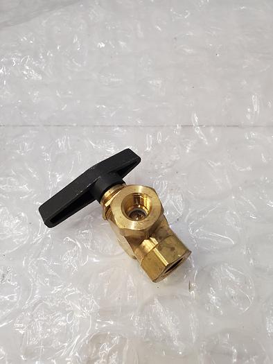 Used DIVERTING 3-PORT BRASS BALL VALVE 46095K42