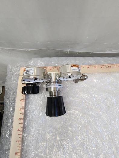 Used AIRGAS REGULATOR Y111213C580-AL 200 PSI - 4000 PSI