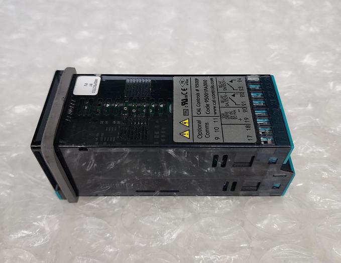 Used CAL CONTROLS 9500p TEMPERATURE CONTROLLER