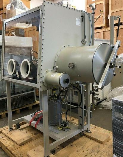 Used MBRAUN GLOVE BOX