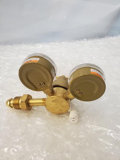 Used HARRIS 301-100 COMPRESSED GAS REGULATOR