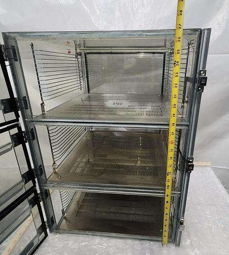 Used TERRA UNIVERSAL DESICCATOR 2076-00