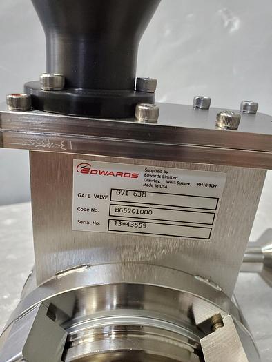 Used EDWARDS GVI 63M GATE VALVE WITH STAINLESS STEEL ADAPTER WITH MDC KAV-100 PNEUMA