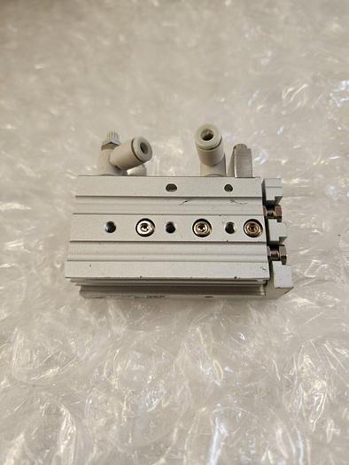 Used SMC MXS8-30 CYLINDER ROLLER