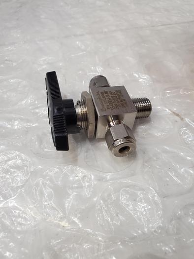 Used SWAGELOK SS-43GXS4-S4-M4 3-WAY BALL VALVE