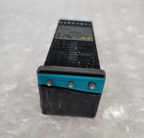 Used CAL CONTROLS 9500p TEMPERATURE CONTROLLER